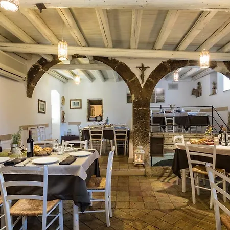 ファームステイ Agriturismo Valle Dei Margi